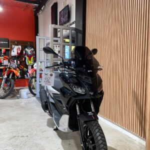 2025 Aprilia SR GT 200